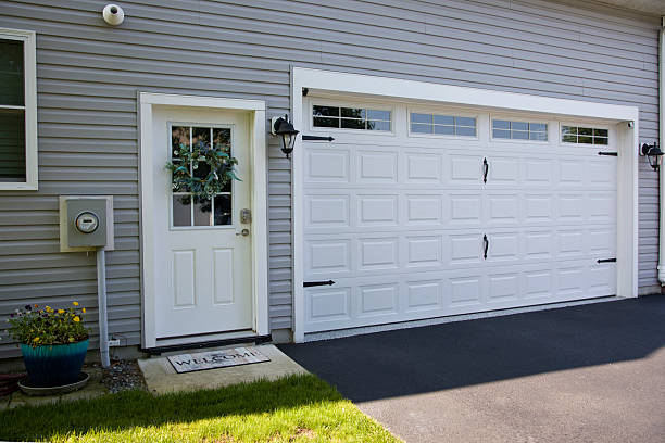 24/7 Emergency Garage Door Panel Replacement experts in North Newton, KS